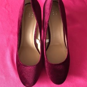 BRAND NEW Burgundy Red Velvet high heels